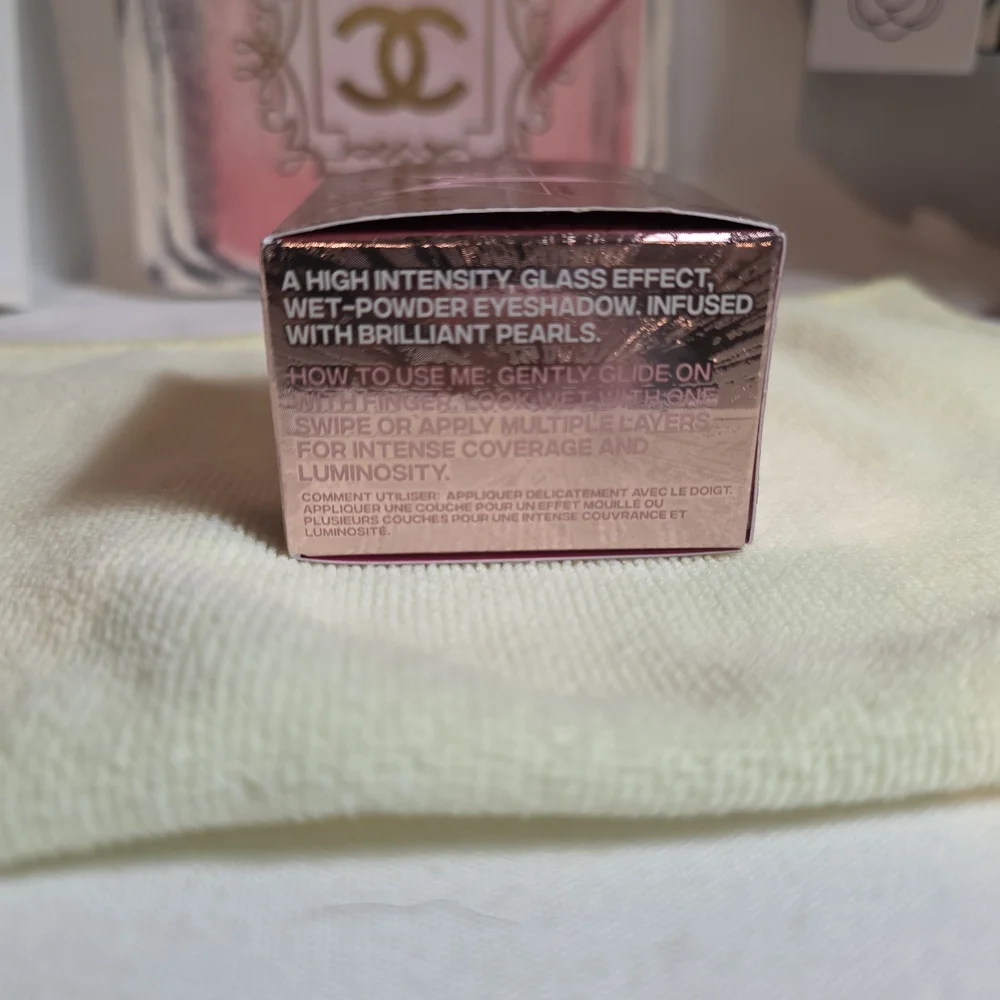 Jeffree Star Eye Gloss Powder - Rose Gold Box